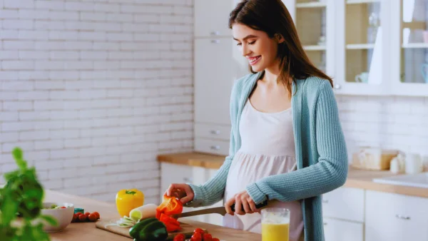 أفضل 10 أطعمة لتعزيز الخصوبة وتحسين فرص الحمل للنساء والرجال