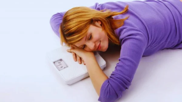 النوم و فقدان الوزن: أسباب تجعل النوم يساعد على إنقاص الوزن