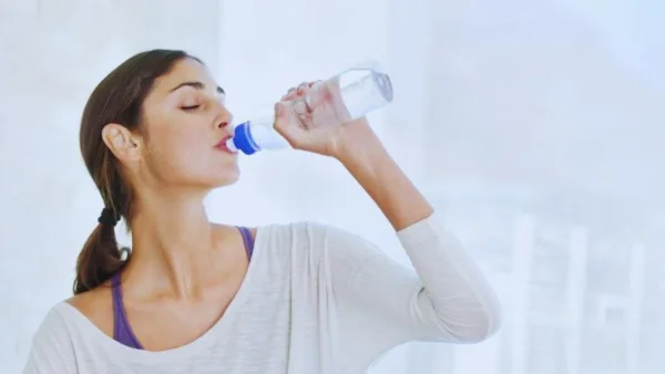 فوائد الماء لانقاص الوزن: تخسيس 5كيلو بالاسبوع بدون مجهود